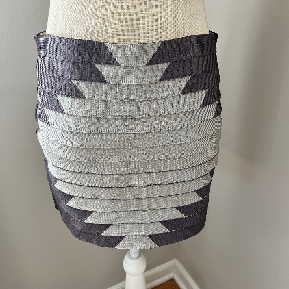 NEW Haute Hippie Gray Aztec Print Micro Mini Skirt Size Medium - Picture 7 of 10